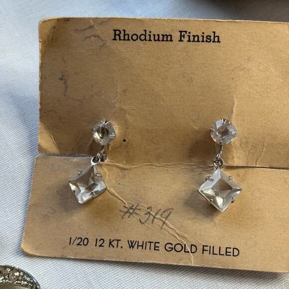 Lot of 6 Vintage Brooches and Earrings Silver Pearls Rhinestones Floral & Grapes - Picture 11 of 15